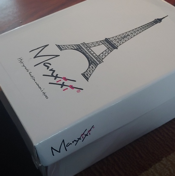 High heels - Picture 2 of 2